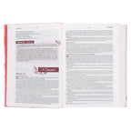 NLV Pienk Blomme Hardeband Stiltetydbybel vir Vroue