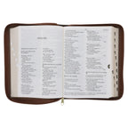 NLV Tweekleur Bruin Kunsleer Bybel Grootdruk Met Ritssluiter & Duimgrepe